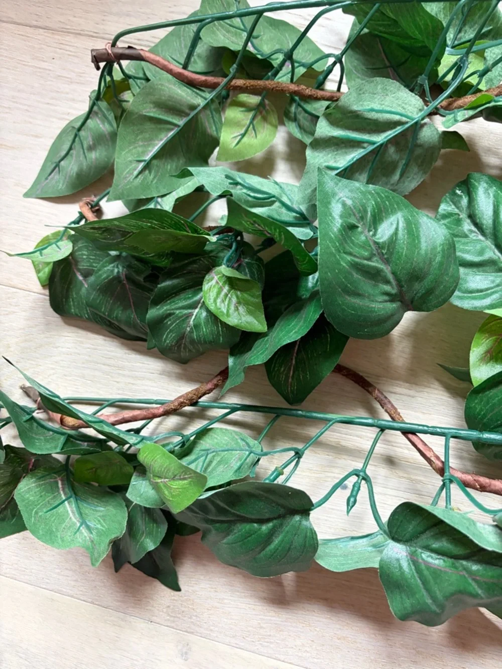 Artificial Ivy Garland - Green Faux Vine for Home & Holiday Décor